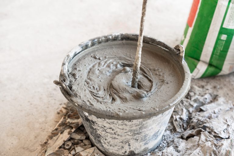 Finding the Right Tip Size When Using a Grout Pen